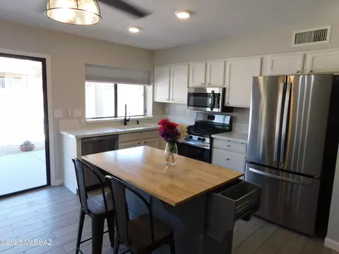 Kitchen - 1151 E Haystack Dr, Oro Valley, AZ 85755 photo 1 of 2