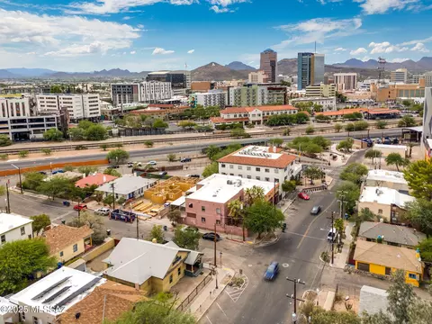 View/Area - 426 E 9th St, Tucson, AZ 85705 photo 1 of 2