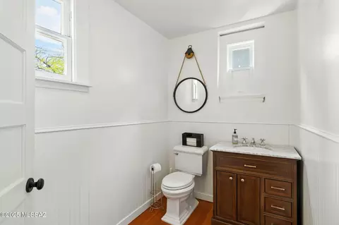 Bath - 426 E 9th St, Tucson, AZ 85705 photo 3 of 3