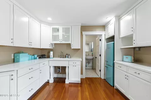 Kitchen - 426 E 9th St, Tucson, AZ 85705 photo 1 of 1