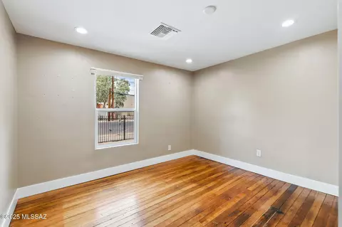 Bedroom - 426 E 9th St, Tucson, AZ 85705 photo 1 of 2