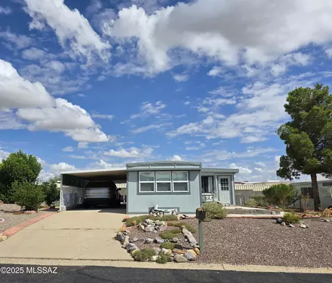 282 W Olive Dr, Green Valley, AZ 85614