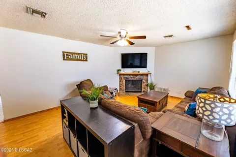 Living - 861 E Pomerene Rd, Benson, AZ 85602 photo 2 of 4