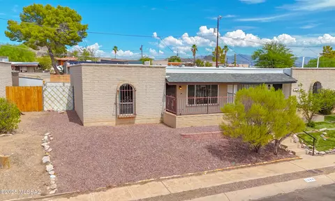 1844 W Dominy Rd, Tucson, AZ 85713