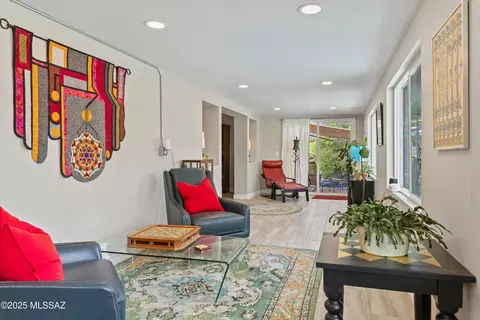 Living - 8125 E Baker Dr, Tucson, AZ 85710 photo 6 of 8
