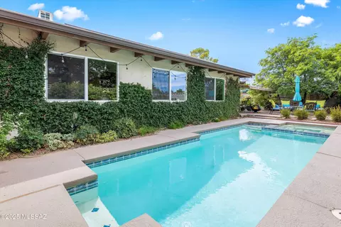 Exterior - 8125 E Baker Dr, Tucson, AZ 85710 photo 4 of 6