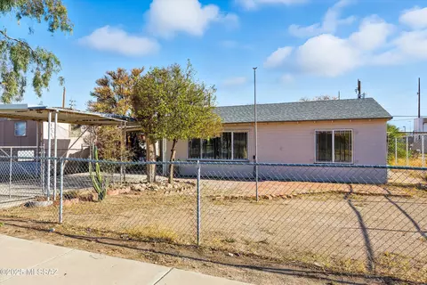 727 W Budmoore Ter, Tucson, AZ 85705
