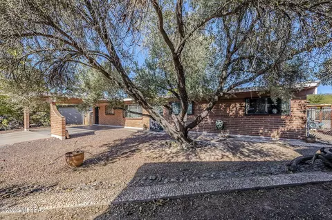 7811 E Clarence Pl, Tucson, AZ 85715