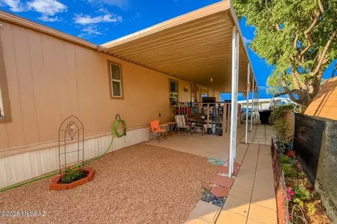 260 S Land Ave #15, Benson, AZ 85602
