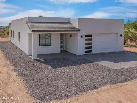 4570 W Milton Rd, Tucson, AZ 85746