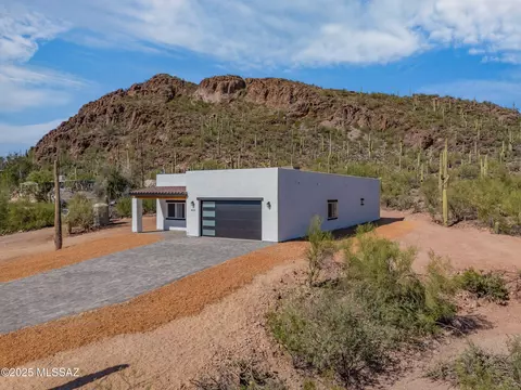 4570 W Milton Rd, Tucson, AZ 85746