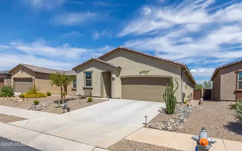 7138 W Ferntree Ln, Tucson, AZ 85757
