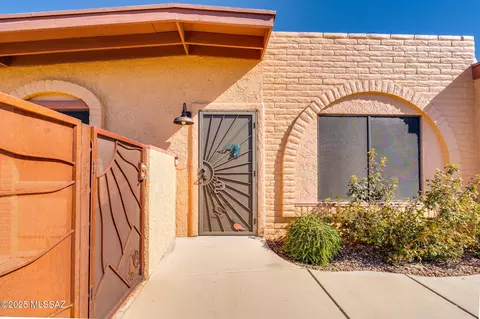 7501 N Shirley Ln, Tucson, AZ 85741