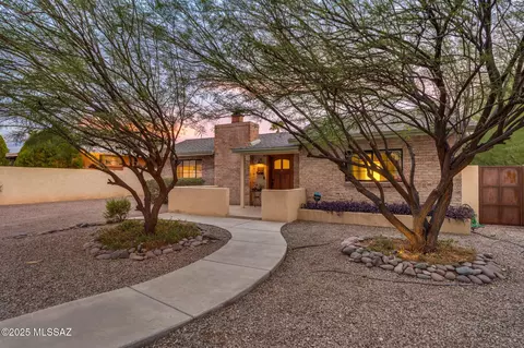 3850 E Calle De Soto, Tucson, AZ 85716