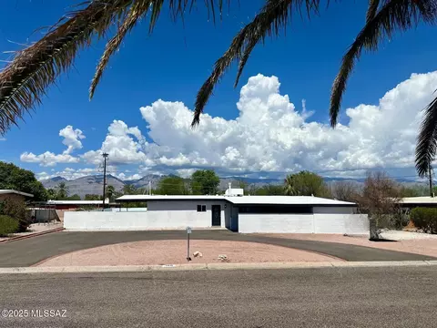 7041 E Baker St, Tucson, AZ 85710