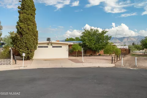 2 S Antietam Pl, Tucson, AZ 85710
