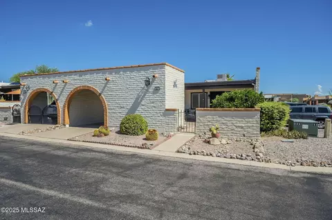 1382 W Camino Tolteca, Green Valley, AZ 85622