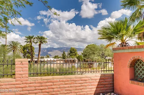 Exterior - 9085 E Bellevue St, Tucson, AZ 85715 photo 4 of 5
