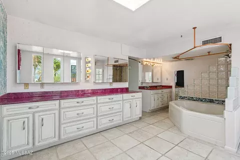 Bath - 9085 E Bellevue St, Tucson, AZ 85715 photo 3 of 7