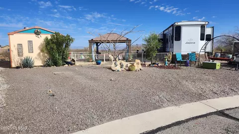 33 S Gray Hawk Loop, Benson, AZ 85602