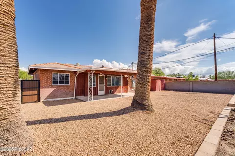Exterior - 834 E Silver St, Tucson, AZ 85719 photo 7 of 9