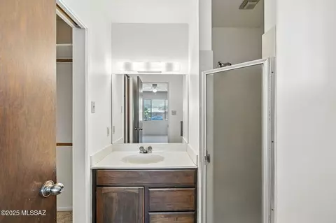 Bath - 834 E Silver St, Tucson, AZ 85719 photo 2 of 3