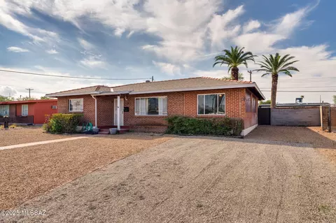 Exterior - 834 E Silver St, Tucson, AZ 85719 photo 2 of 9