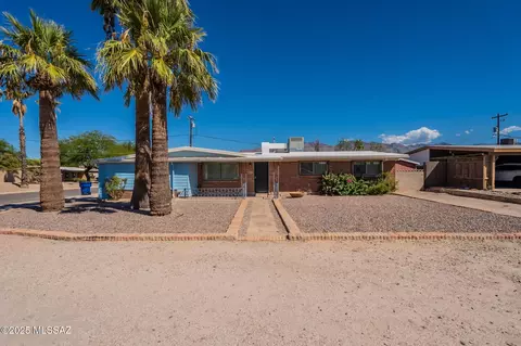 4417 E La Cienega St, Tucson, AZ 85712