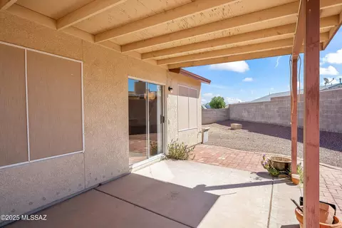 Exterior - 8892 E Apache Well Pl, Tucson, AZ 85730 photo 3 of 6