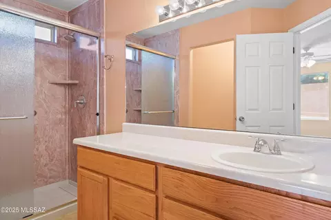 Bath - 8892 E Apache Well Pl, Tucson, AZ 85730 photo 1 of 2