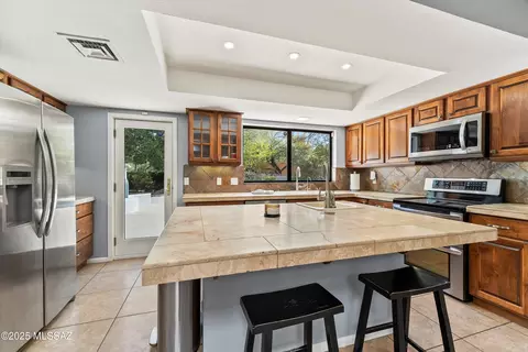 Kitchen - 12302 E Sutter Mill St, Tucson, AZ 85749 photo 2 of 5