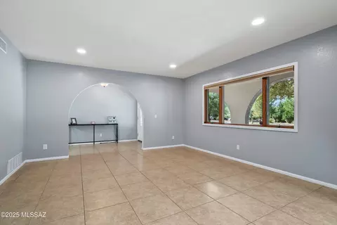 Living - 12302 E Sutter Mill St, Tucson, AZ 85749 photo 1 of 4