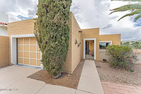 1032 W Camino Asturias, Green Valley, AZ 85622