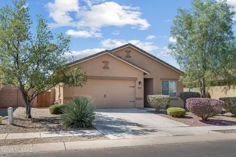 8267 W Shearwater Dr, Tucson, AZ 85757