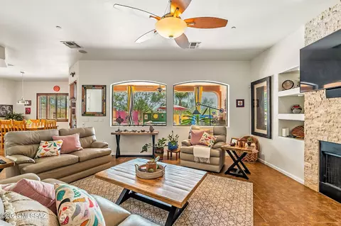10572 S Coyote Melon Loop, Vail, AZ 85641 photo 13