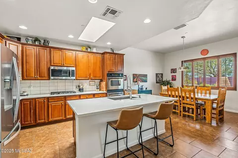 10572 S Coyote Melon Loop, Vail, AZ 85641 photo 4