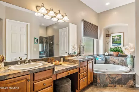 10572 S Coyote Melon Loop, Vail, AZ 85641 photo 7