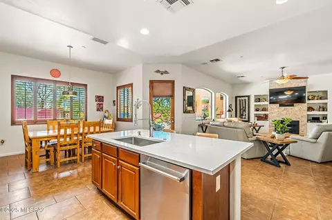 10572 S Coyote Melon Loop, Vail, AZ 85641 photo 17