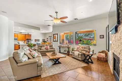 10572 S Coyote Melon Loop, Vail, AZ 85641 photo 12