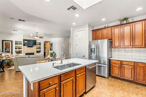 10572 S Coyote Melon Loop, Vail, AZ 85641 photo 16