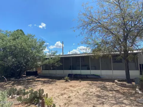 557 E Hillcrest Dr, Benson, AZ 85602