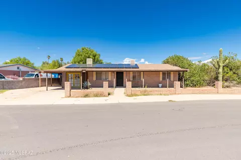 3750 E Lakeview Cir, Tucson, AZ 85739