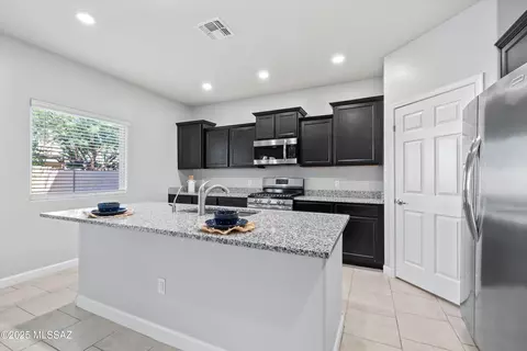 Kitchen - 12079 E Becker Dr, Vail, AZ 85641 photo 7 of 7