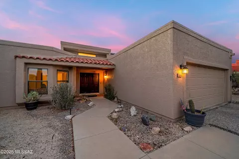3731 N Round Rock Dr, Tucson, AZ 85750
