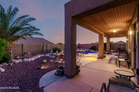 60621 Eagle Heights Dr, Tucson, AZ 85739