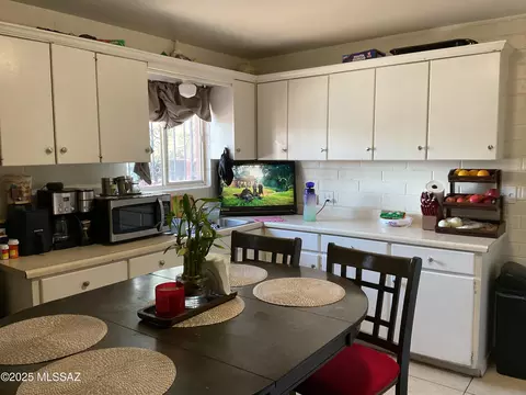 Kitchen - 303 E 305 E Palmdale St, Tucson, AZ 85714 photo 2 of 2