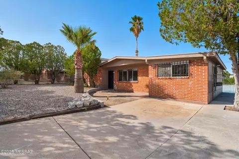 1862 W Camelot Rd, Tucson, AZ 85713