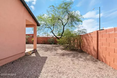 Exterior - 1308 E Spring St, Tucson, AZ 85719 photo 10 of 11