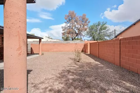 Exterior - 1308 E Spring St, Tucson, AZ 85719 photo 9 of 11
