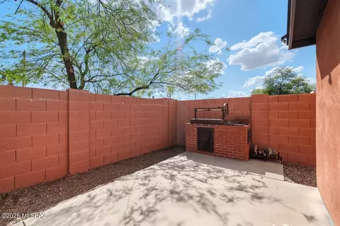 Exterior - 1308 E Spring St, Tucson, AZ 85719 photo 8 of 11
